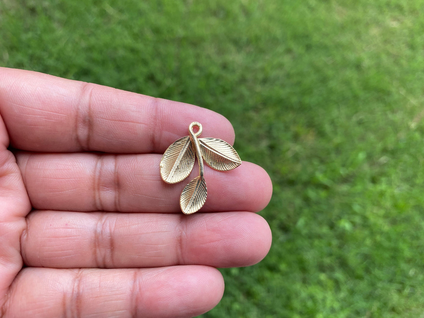 27X24mm, Brushed Gold Plated Leaf Pendant, For Earrings / Necklace / Bracelet Charms, Jewelry Components, Small Leaf Charm, Jewelry Finding