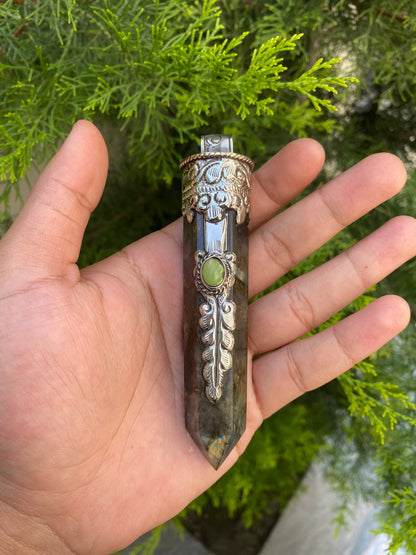 Artisan-Crafted Labradorite Tibetan Silver Pendant, Ethereal Gemstone Charm, Handmade Labradorite Tibetan Silver Necklace.