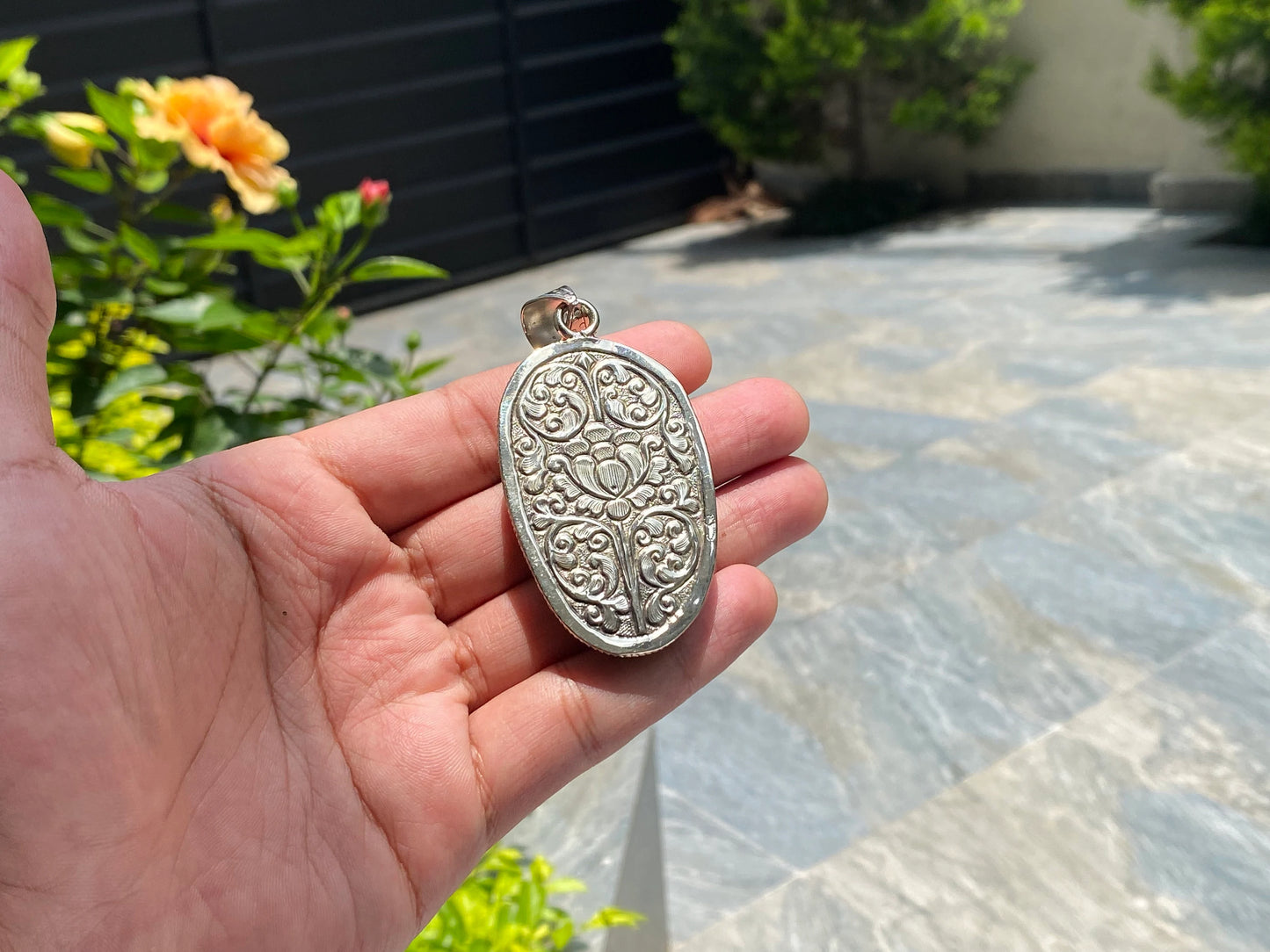 Big Bull Face carved on Buffalo Bone Pendant, Antique buffalo bone Pendant for daily wear, Tibetan Silver Pendant for Fashion, Unique&Unisex