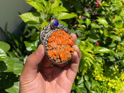 Big handmade Natural Spiny Orange Oyster Pendant for Daily wear, Hammered floral design , Tibetan Silver with Raw Lapis, Unique Boho fashion