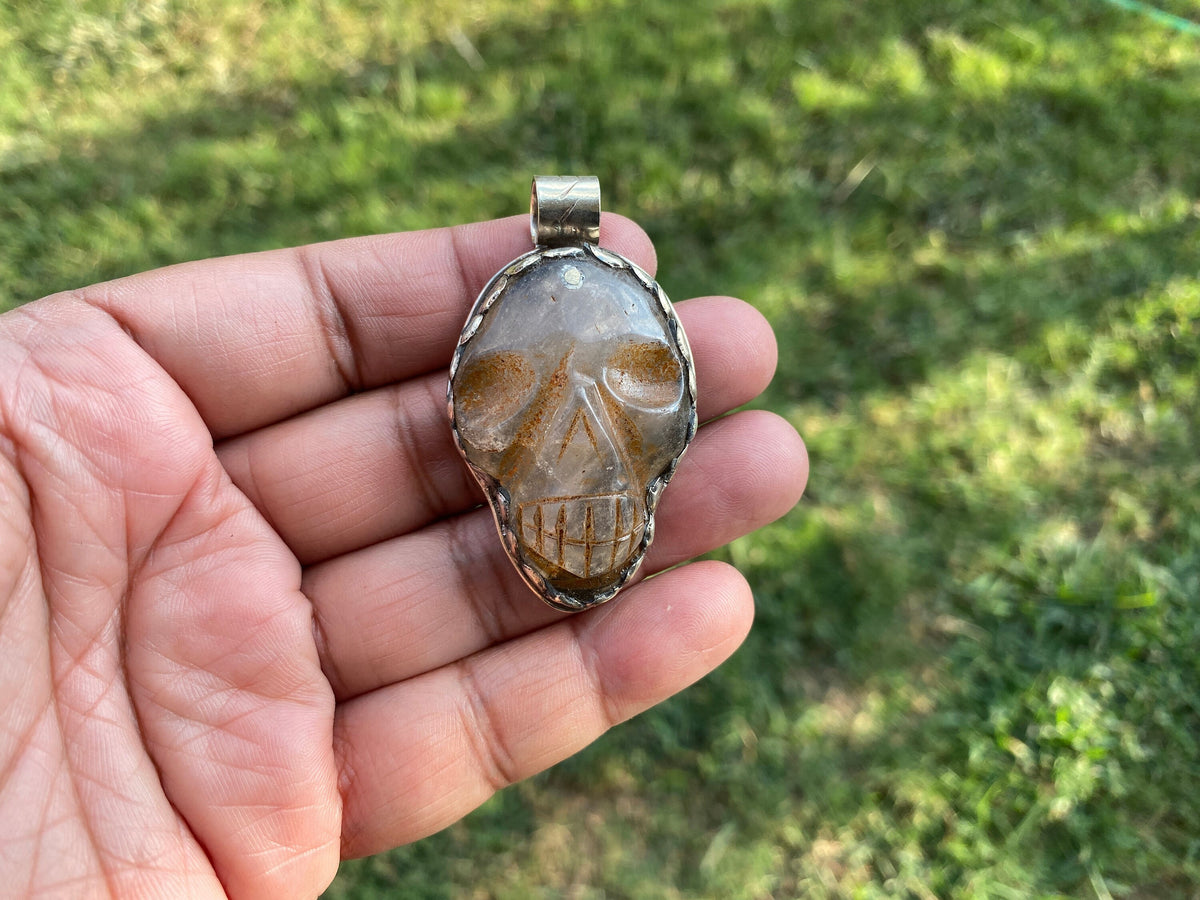 Caved Skull Crystal Pendant, Tibetan Silver, Crystal Pendant, Mystical Jewelry, Spiritual Amulet, Healing Crystal, Gothic, Energy Stone