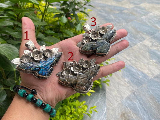 Elegant Eagle-Shaped Labradorite Pendant for Daily Wear, Handmade Pendants, Hammered pendants, Antique pendants, Unisex Pendant.