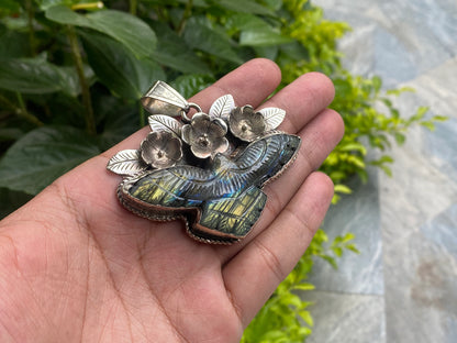 Elegant Eagle-Shaped Labradorite Pendant for Daily Wear, Handmade Pendants, Hammered pendants, Antique pendants, Unisex Pendant.
