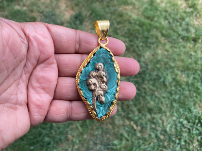 Enchanting Malachite Pendant, Brushed Gold Overlay, Earthy Elegance, Green Gemstone, Nature-Inspired, Healing Stone, Gem of Transformation
