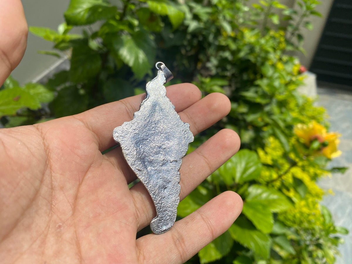 Exquisite Handcrafted Silver Overlaid Conch Pendant, Pendant for Spirituality, Symbol of Purification, Daily Wear Pendant, Unisex Pendant.