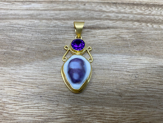 Faceted Amethyst & Seashell Conch Pendant, 14K Matte Gold, Small Gemstone Pendant, Necklace Pendant, Natural Stone Pendant, Nepal Himalayan