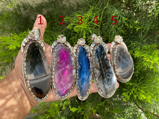 Fashionable Agate Pendant with Tibetan Silver Floral Highlights, Handcrafted Agate Pendant with Tibetan Silver Floral Motifs
