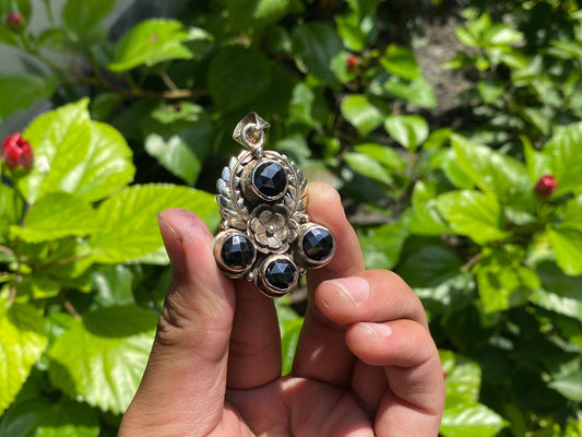Floral designed Black onyx Pendant, Aesthetic Pendant for daily wear, Hammered floral Design, Handmade Healing Pendant, Unisex Pendant.