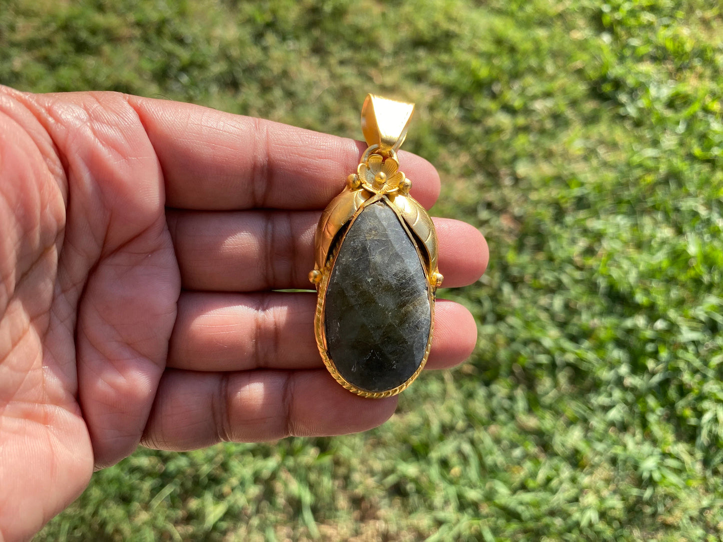 Gold Overlay Labradorite Pendant, Mystical Charm, Elegant Craftsmanship, Nature's Magic Jewelry, Aurora-inspired, Luxurious Design