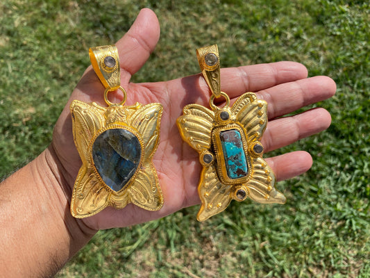 Gold Overlay Labradorite or Chrysocolla Pendant, Mystical Jewelry, Elegant Craftsmanship, Nature's Magic, Aurora-inspired, Luxurious Design