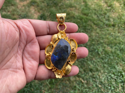 Gold Overlay Labradorite with Citrine Handcrafted Pendant, Mystical Charm, Elegant Craftsmanship, Nature's Magic Jewelry, Aurora-inspired