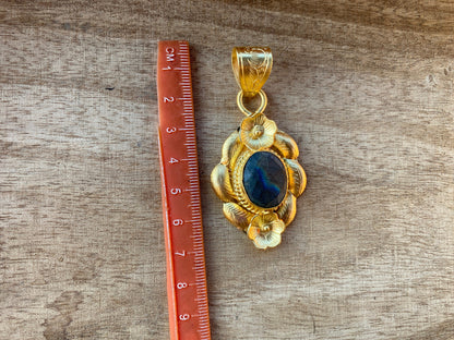 Gold Overlay Natural Labradorite Handcrafted Pendant, Mystical Charm, Elegant Craftsmanship, Nature's Magic Jewelry, Aurora-inspired