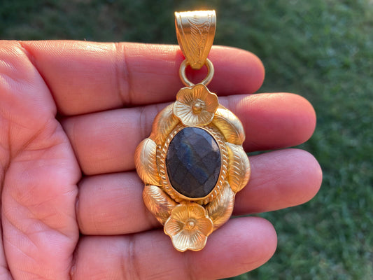 Gold Overlay Natural Labradorite Handcrafted Pendant, Mystical Charm, Elegant Craftsmanship, Nature's Magic Jewelry, Aurora-inspired
