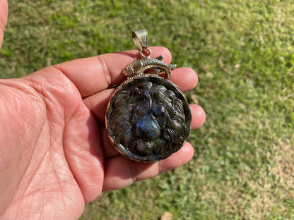 Lion Hand Carved Labradorite Tibetan Silver Pendant, Lion Pendant, Labradorite Lion, Blue Labradorite, Crystal Pendant, Animal Pendant