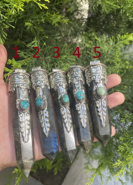 Handcrafted Labradorite Tibetan Silver Pendant, Ethereal Stone Charm, Artisan Labradorite Tibetan Silver Pendant, Natural Gemstone Beauty