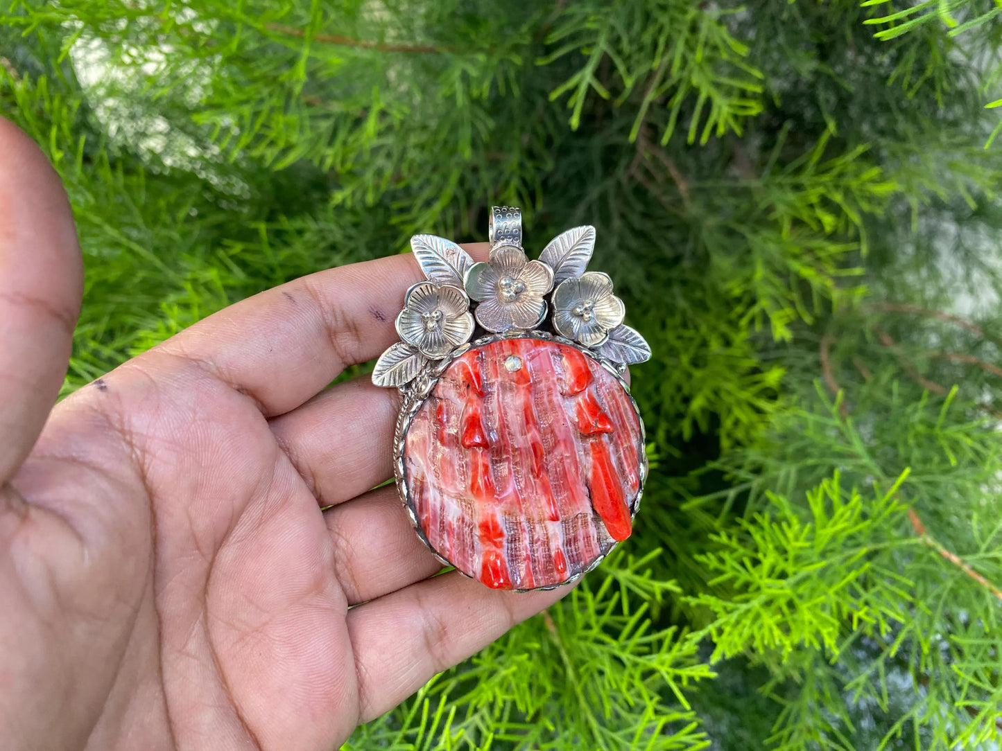 Handcrafted Large Spiny Oyster Tibetan Silver Pendant, Desert Sea Gem, Pendant for Necklace, Unique Bohemian Jewelry, Daily wear, Gift ideas
