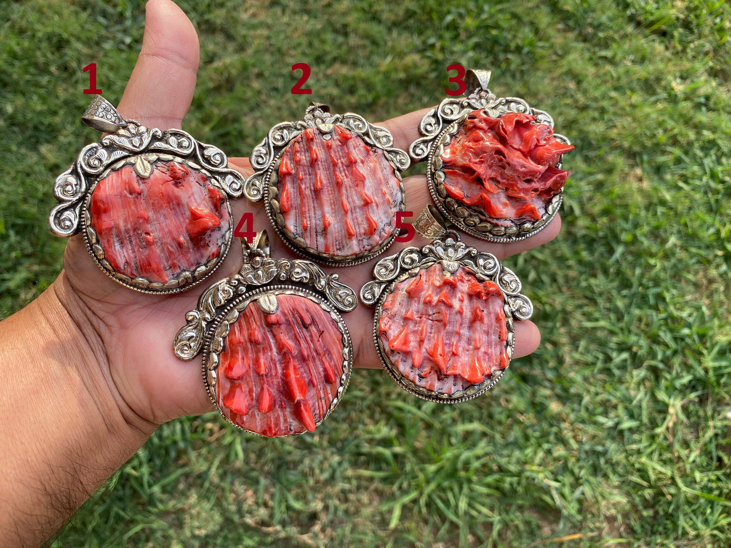 Handcrafted Large Spiny Oyster Tibetan Silver Pendant, A Marine Gem Capturing Sunset Hues and Ocean's Timeless Beauty for Elegant Wear