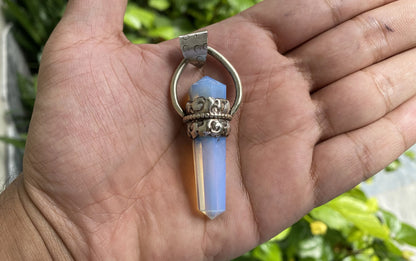 Handmade Natural Opalite Pendant: Boho Vibe with Healing Energy, Unisex Pointed Pointed, Floral details, Positivity, Unique Aesthetic charm.