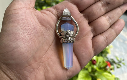 Handmade Natural Opalite Pendant: Boho Vibe with Healing Energy, Unisex Pointed Pointed, Floral details, Positivity, Unique Aesthetic charm.