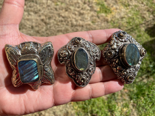 Natural Labradorite Tibetan Silver Pendant with Gemstone, Healing Crystal, Women Jewelry, Birthstone, Ethnic Jewelry, Natural Stone Pendant