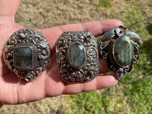 Natural Labradorite Tibetan Silver Pendant with Gemstone, Healing Crystal, Women Jewelry, Birthstone, Ethnic Jewelry, Natural Stone Pendant