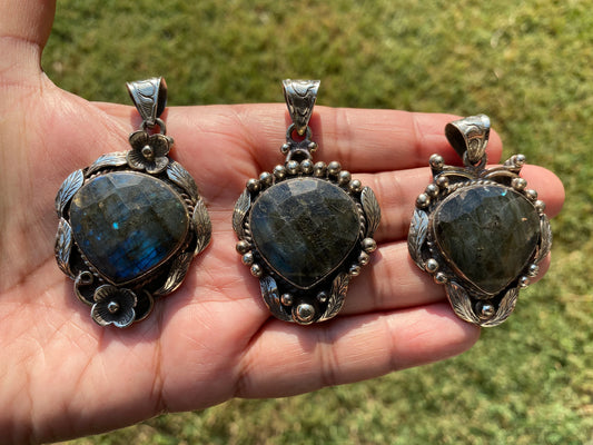 Labradorite Natural Stone Tibatan Silver Pendant, Anxiety Relief Pendant, Ethnic Handmade Jewelry, Necklace Pendant, Healing Crystal Pendant