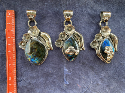 Labradorite Tibetan Silver Pendant with Citrine Gemstone, Healing Crystal, Women's Jewelry, Birthstone Pendant, Natural Stone, Ethnic