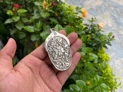Large Buffalo bone pendant with Carved bull face on Bone, Natural Tibetan Silver Pendant, Pendant for daily wear, Unisex healing pendant (Two).