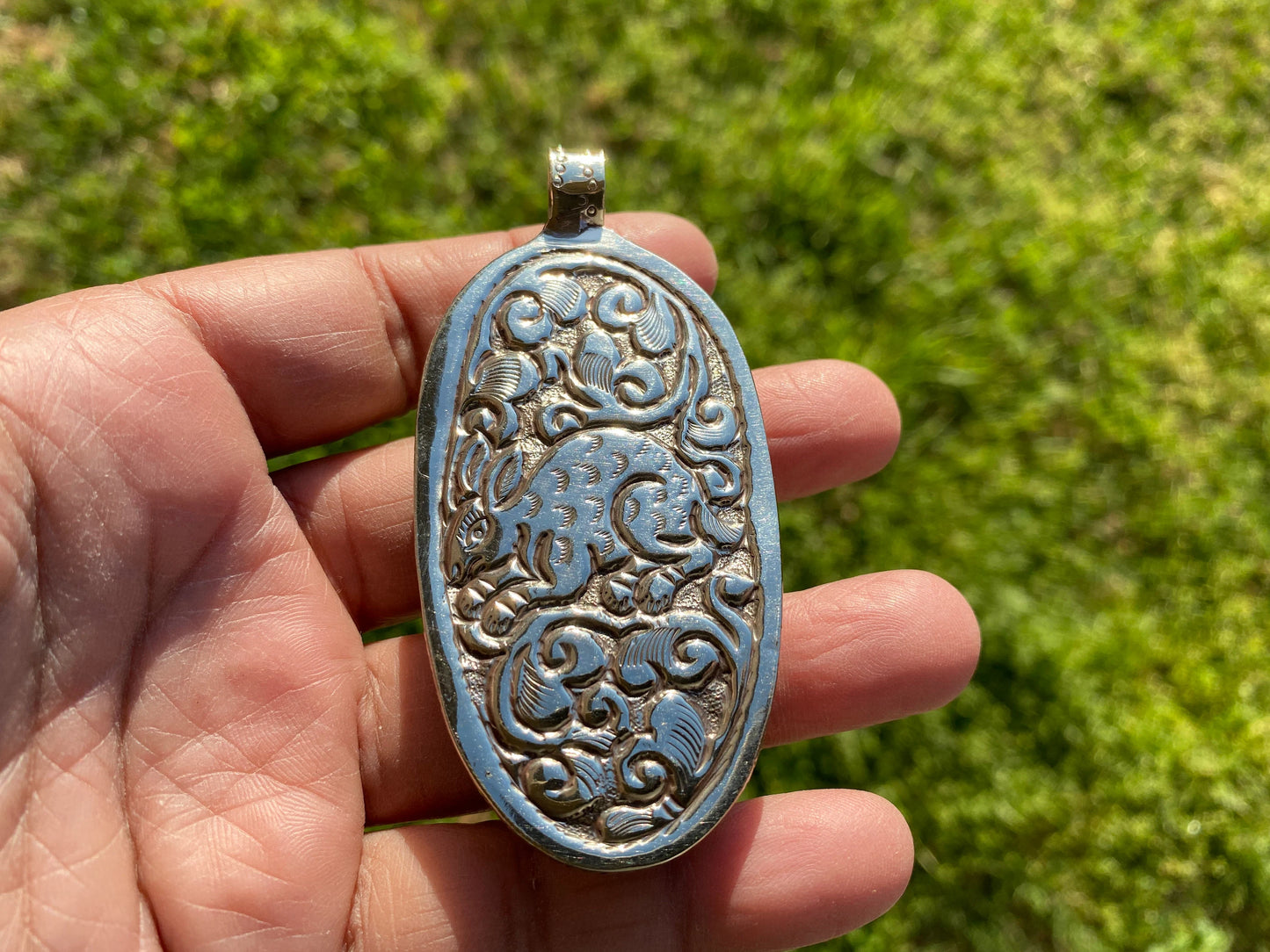 Large Carved Bone Skull with Sheep Tibetan Silver Pendant, Buffalo Bone, Large Skull Pendant, Jewelry for Men / Women, Sugar Skull, Skeleton