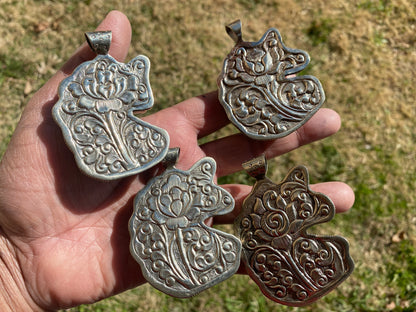 Large Carved Green Aventurine Horse Head Tibetan Silver Pendant, Horse Jewelry, Animal Lovers Jewelry, Metaphysical Stone Pendant, Unicorn