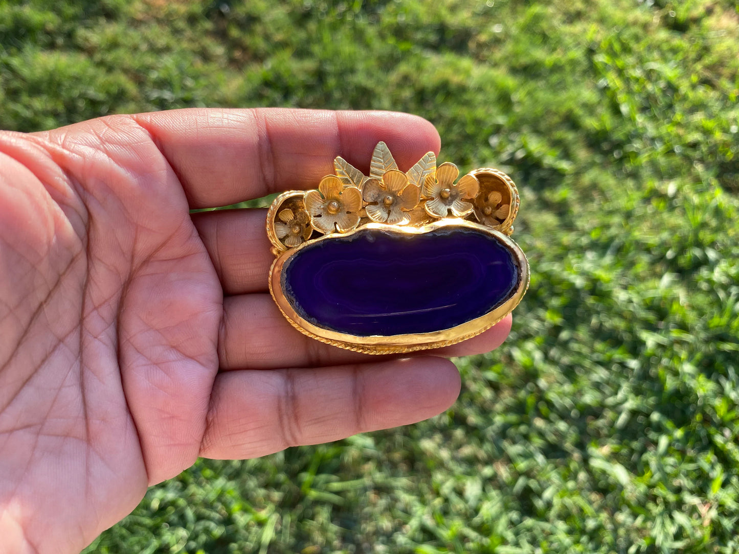 Large Colorful Slice Agate Pendant, 18K Brushed Gold Overlay, Flower Design Pendant For Necklace, Healing Crystal Jewelry, Druzy Agate Slice