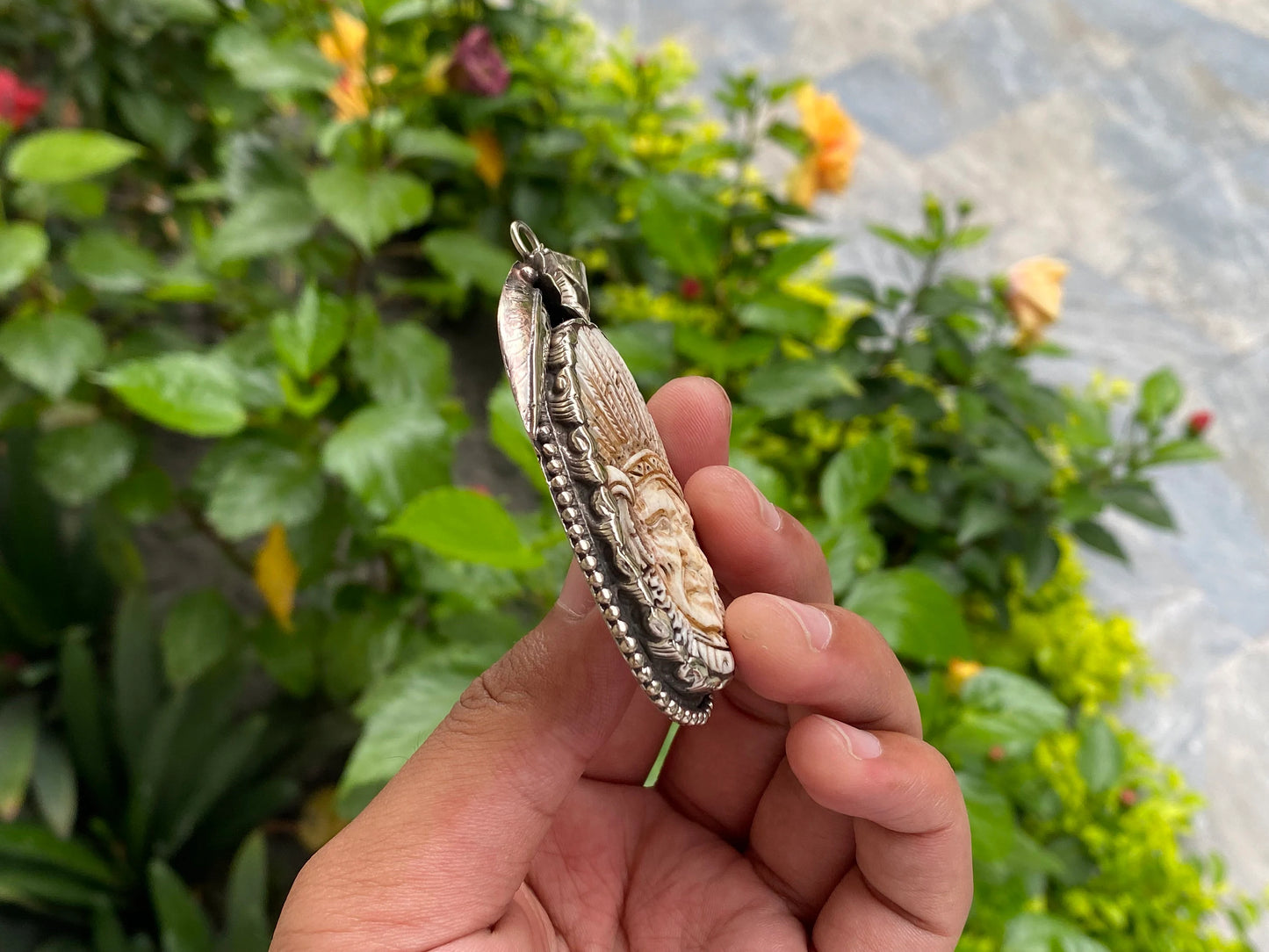 Large Indian chief pendant, Indian chief face carved in buffalo bone, Antique pendant, Unique pendant for daily wear, Boho fashion, Unisex.