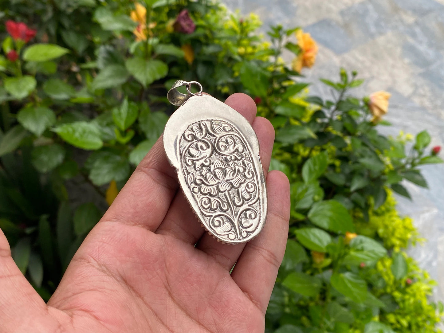 Large Indian chief pendant, Indian chief face carved in buffalo bone, Antique pendant, Unique pendant for daily wear, Boho fashion, Unisex.