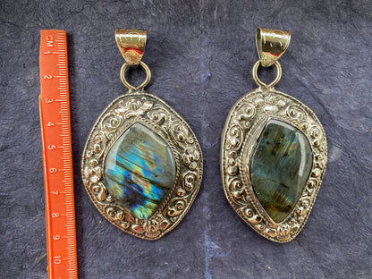 Large Labradorite Healing Crystal with Gemstone Tibetan Silver Pendant, Labradorite Jewelry for Women, Handmade Gemstone Jewelry