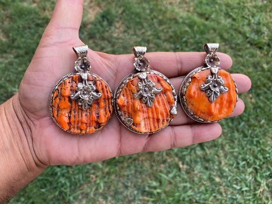 Large Spiny Oyster Shell Tibetan Silver Pendant, Native American Style Jewelry, Southwestern, Bohemian Jewelry for Men or Women