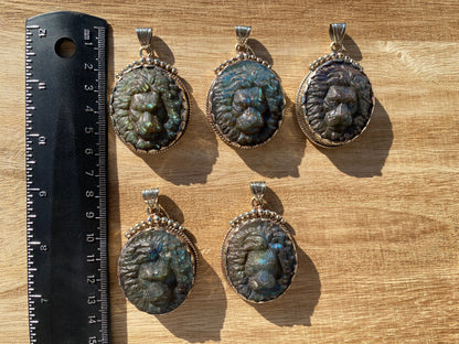 Lion Head Hand Carved Labradorite Tibetan Silver Pendant, Lion Pendant, Labradorite Lion, Blue Labradorite, Crystal Pendant, Animal Pendant