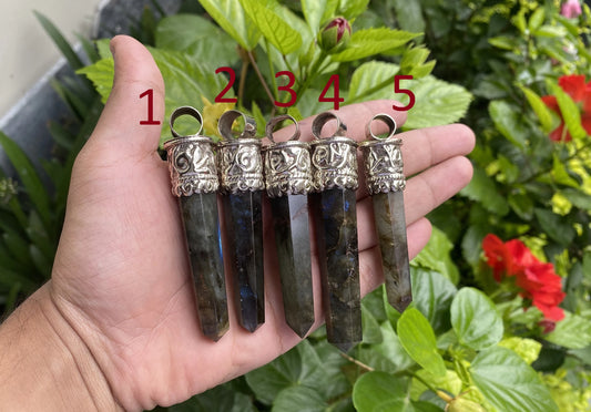 Natural Big Pointed Labradorite Pendant, Unique pendant for daily wears, Aesthetic bohemian jewelry, Unisex gift ideas, Handmade jewelry.