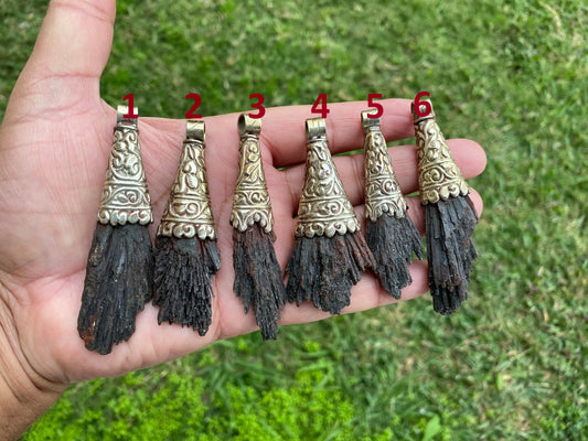 Natural Black Kyanite Tibetan Silver Pendant, Gemstone Healing Pendant, Natural Stone Pendant, Protective Energy Jewelry, Metaphysical Gift