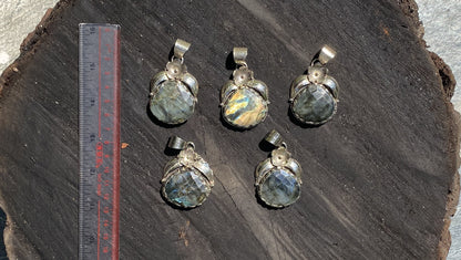 Natural Labradorite Pendant adorned with Tibetan Silver details, Floral Themed Pendant, Unisex pendant for fashion lovers, Bohemian pendant.