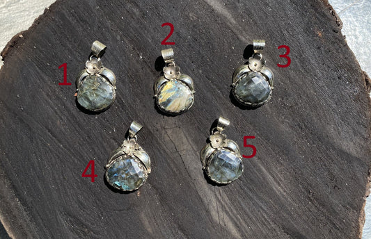 Natural Labradorite Pendant adorned with Tibetan Silver details, Floral Themed Pendant, Unisex pendant for fashion lovers, Bohemian pendant.