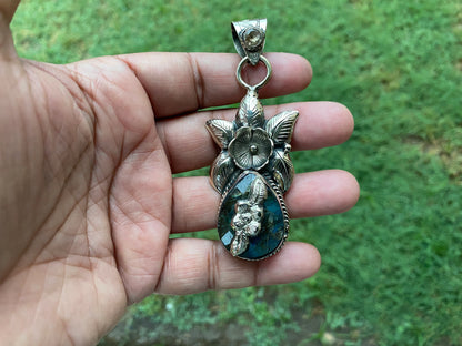 Natural Labradorite Tibetan Silver Pendant with Citrine Gemstone, Healing Crystal Pendant, Energy Pendant, Birthday Gift, Birthstone Jewelry