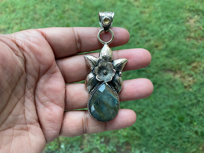 Natural Labradorite Tibetan Silver Pendant with Citrine Gemstone, Healing Crystal Pendant, Energy Pendant, Birthday Gift, Birthstone Jewelry