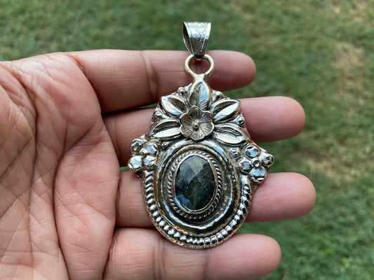 Natural Labradorite Tibetan Silver Small  Pendant, Healing Crystal, Women Jewelry, Birthstone Pendant, Ethnic Jewelry, Natural Stone Pendant