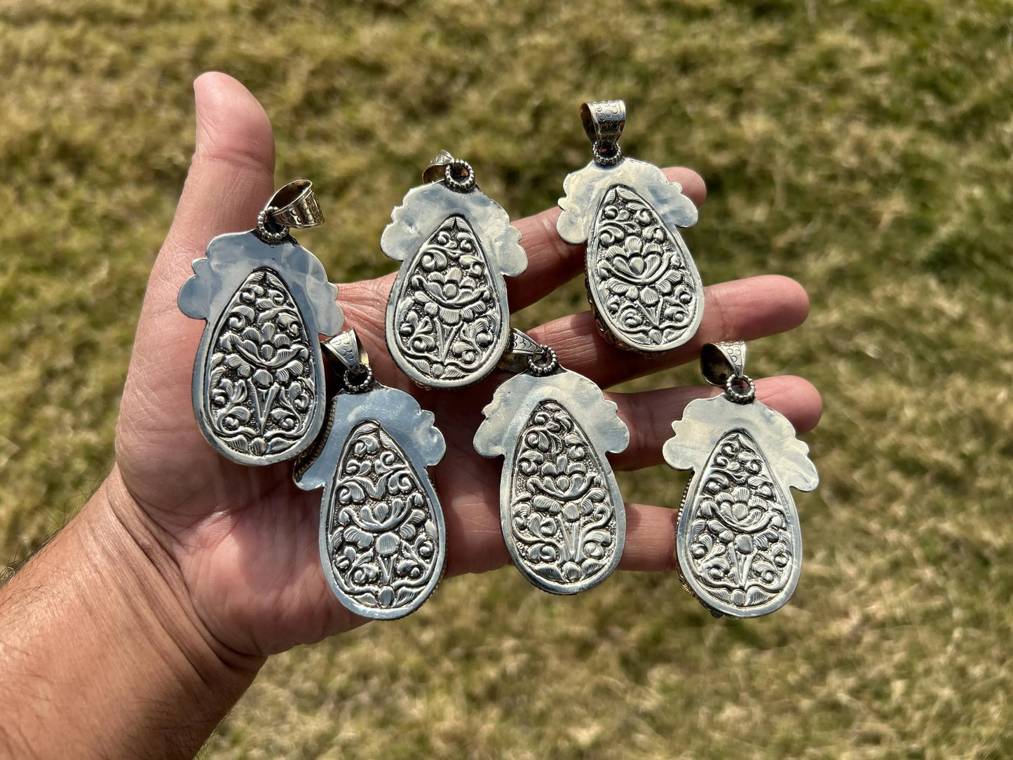 Handcrafted Spiny Oyster Tibetan Silver Pendant, Nature Crafted, Desert Sea Gem, Oceanic Ornament, Ocean Jewel, Ocean Inspired Jewelry