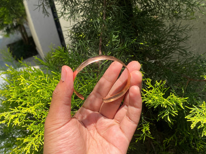 Pure Copper Bracelet, Oval shaped copper bracelet, Bracelet for Daily wear, Meditation, Positivity, Fashion. Handmade copper bracelet