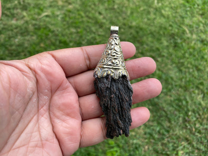 Raw Natural Black Kyanite Tibetan Silver Pendant, Gemstone Healing Pendant, Energy Cleansing Necklace, Boho Style Jewelry, Metaphysical Gift