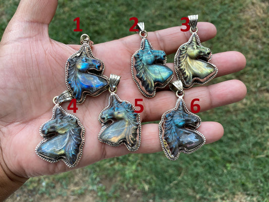 Small Labradorite Natural Stone Unicorn Tibetan Silver Pendant, Labradorite Unicorn, Blue Labradorite Horse, Healing Crystal, Animal Pendant