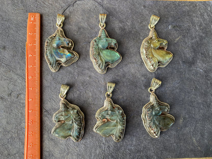 Small Labradorite Natural Stone Unicorn Tibetan Silver Pendant, Labradorite Unicorn, Blue Labradorite Horse, Healing Crystal, Animal Pendant