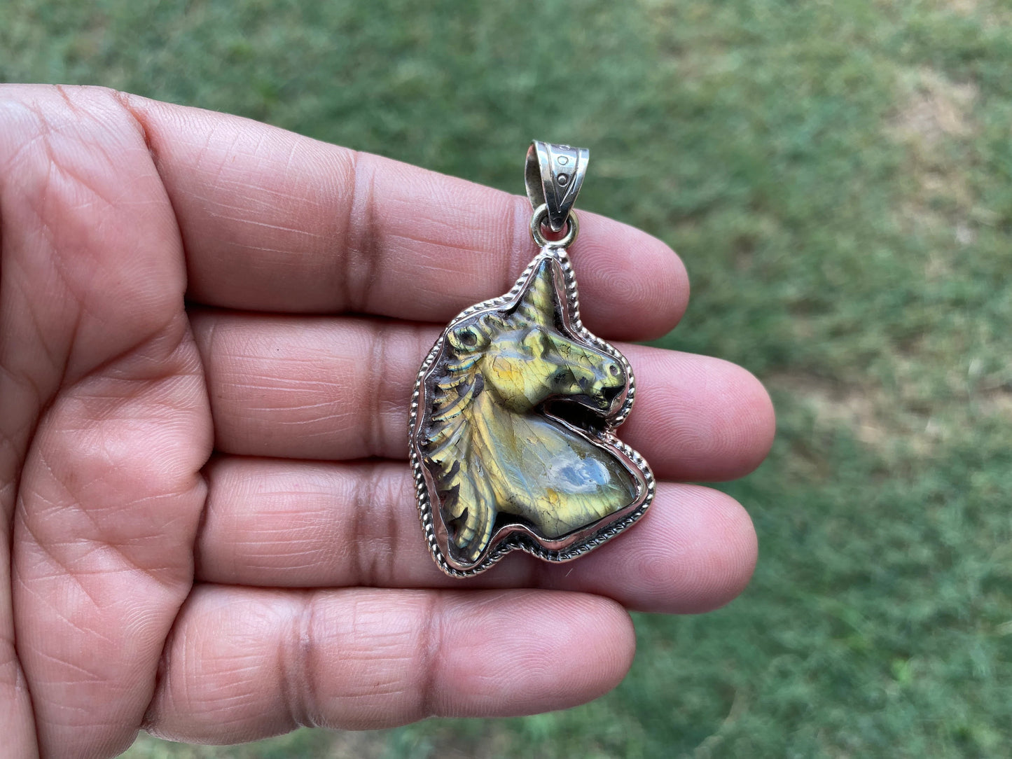 Small Labradorite Natural Stone Unicorn Tibetan Silver Pendant, Labradorite Unicorn, Blue Labradorite Horse, Healing Crystal, Animal Pendant