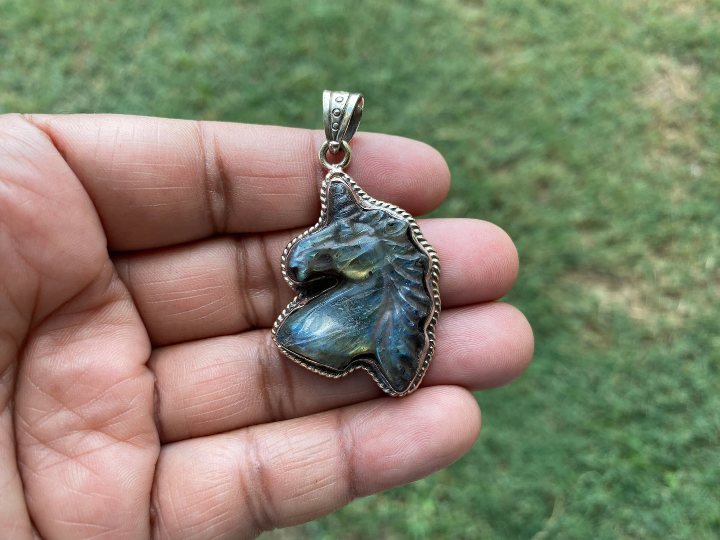 Small Labradorite Natural Stone Unicorn Tibetan Silver Pendant, Labradorite Unicorn, Blue Labradorite Horse, Healing Crystal, Animal Pendant
